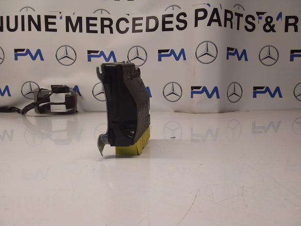 MERCEDES E-CLASS AIRBAGS CONTROL MODULE W238 A2389007220 FM0096