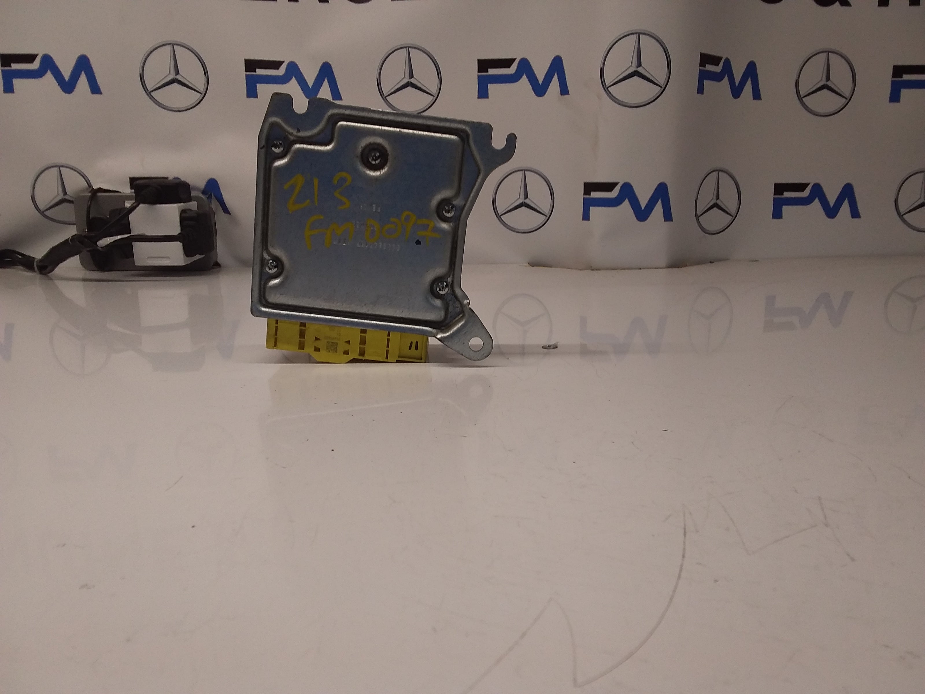 MERCEDES E-CLASS AIRBAGS CONTROL MODULE W213 A2139007105 FM0097