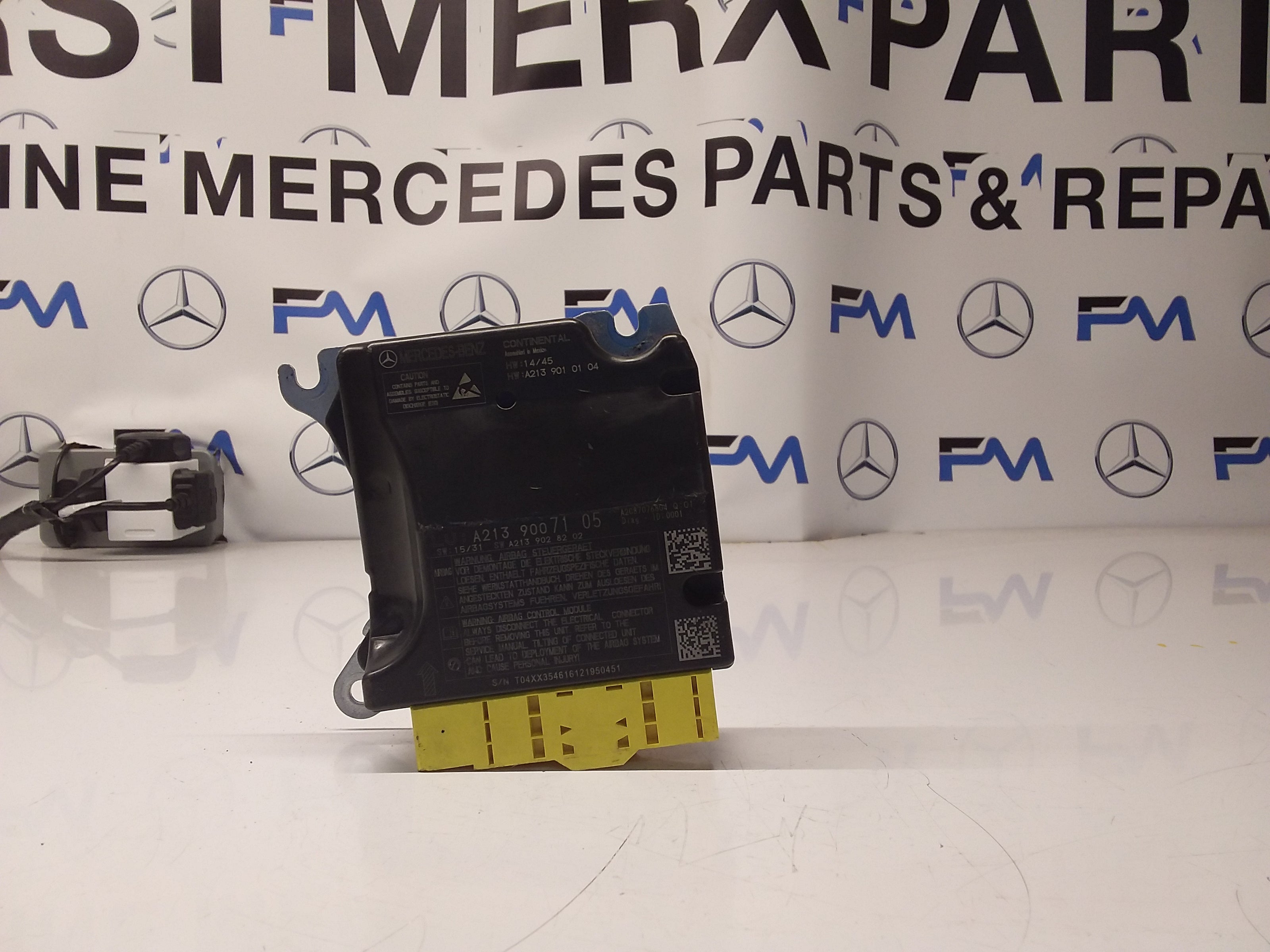 MERCEDES E-CLASS AIRBAGS CONTROL MODULE W213 A2139007105 FM0099