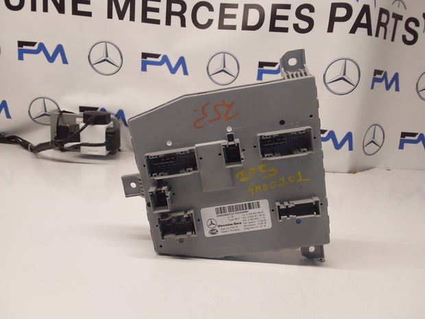 MERCEDES C-CLASS SAM CONTROL MODULE W205 A2059006822 FM00101