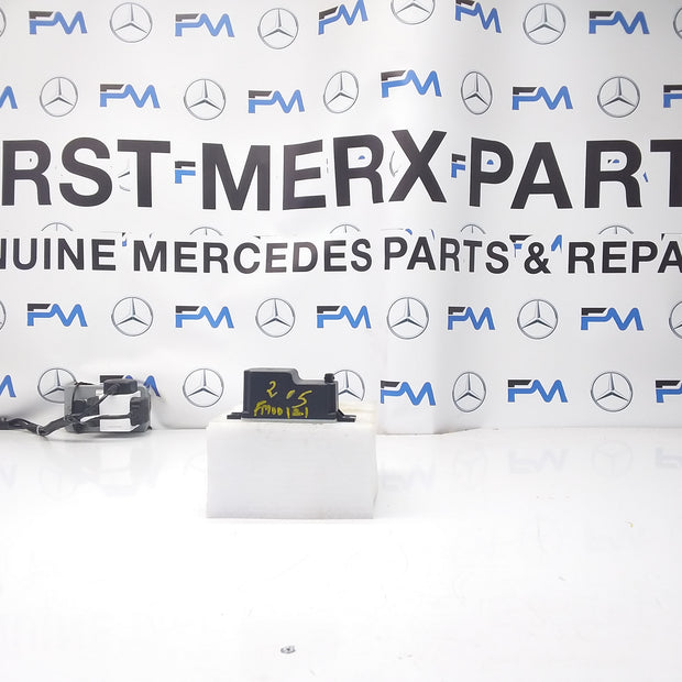 MERCEDES C-CLASS VOLTAGE CONVERTER AUXILIARY BATTERY W205 A2059053413 FM00121