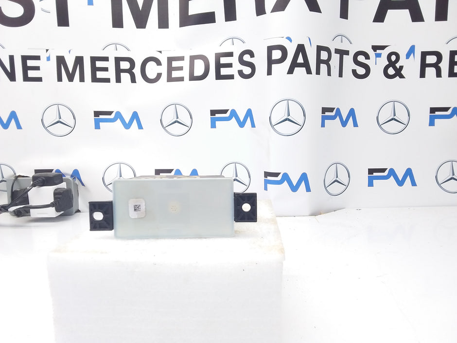 MERCEDES C-CLASS VOLTAGE CONVERTER AUXILIARY BATTERY W205 A2059053413 FM00121