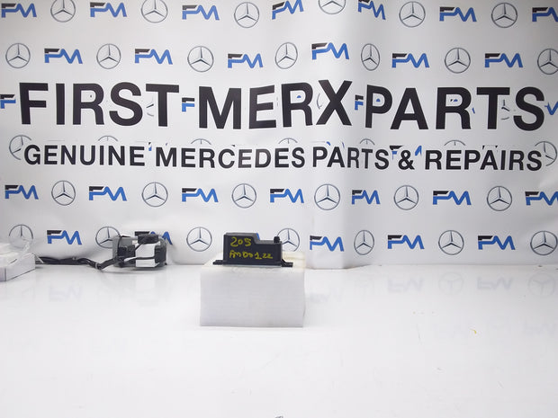 MERCEDES C-CLASS VOLTAGE CONVERTER AUXILIARY BATTERY W205 A2059053413 FM00122