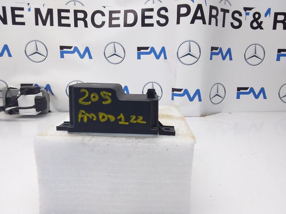 MERCEDES C-CLASS VOLTAGE CONVERTER AUXILIARY BATTERY W205 A2059053413 FM00122