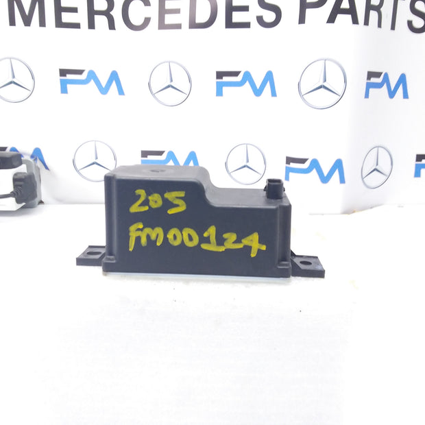 MERCEDES C-CLASS VOLTAGE CONVERTER AUXILIARY BATTERY W205 A2059053413 FM00124