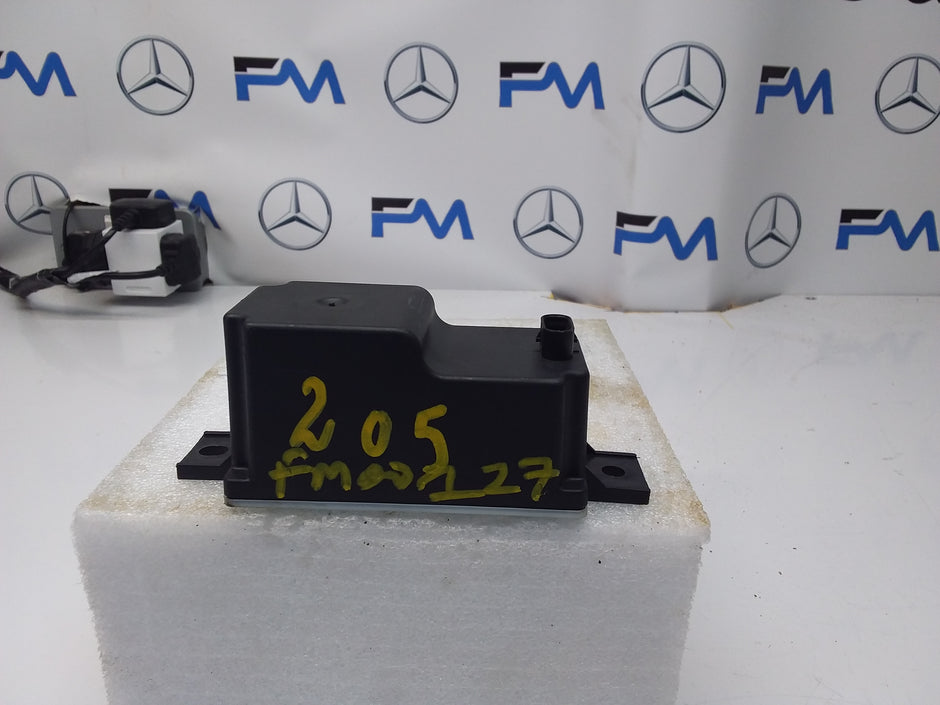 MERCEDES C-CLASS VOLTAGE CONVERTER AUXILIARY BATTERY W205 A2059053413 FM00127