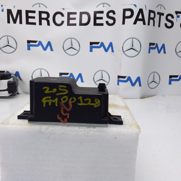 MERCEDES C-CLASS VOLTAGE CONVERTER AUXILIARY BATTERY W205 A2059053413 FM00128