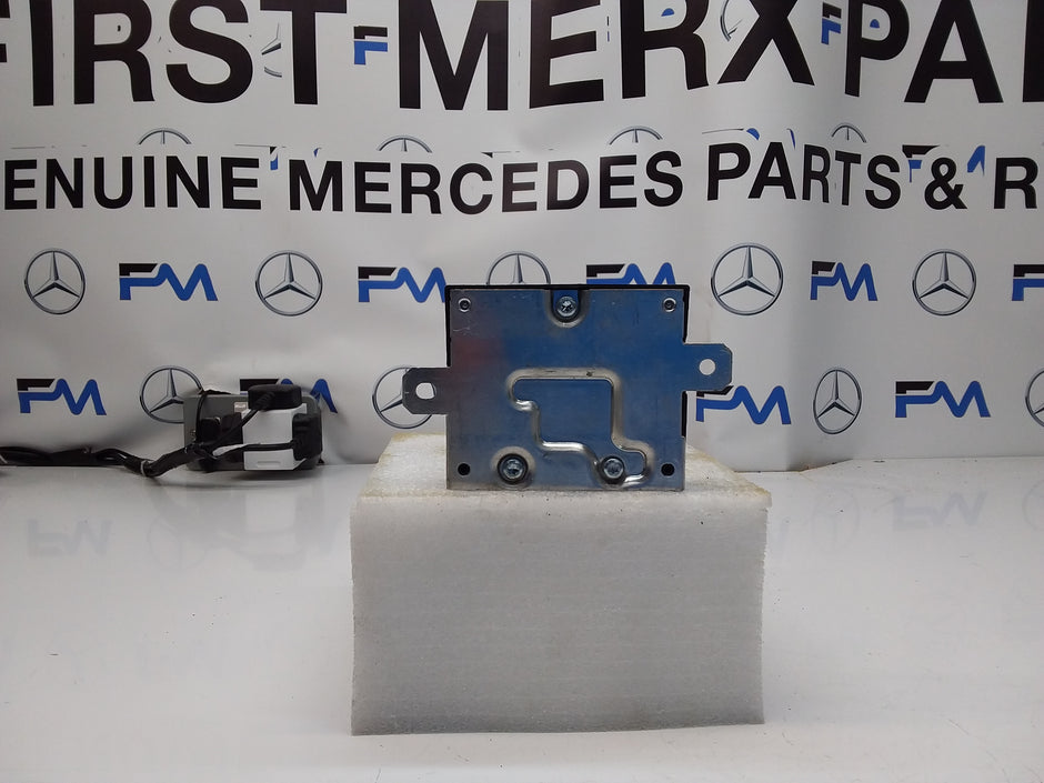 MERCEDES C-CLASS FUEL PUMP CONTROL MODULE W205 A0009003505 FM00143