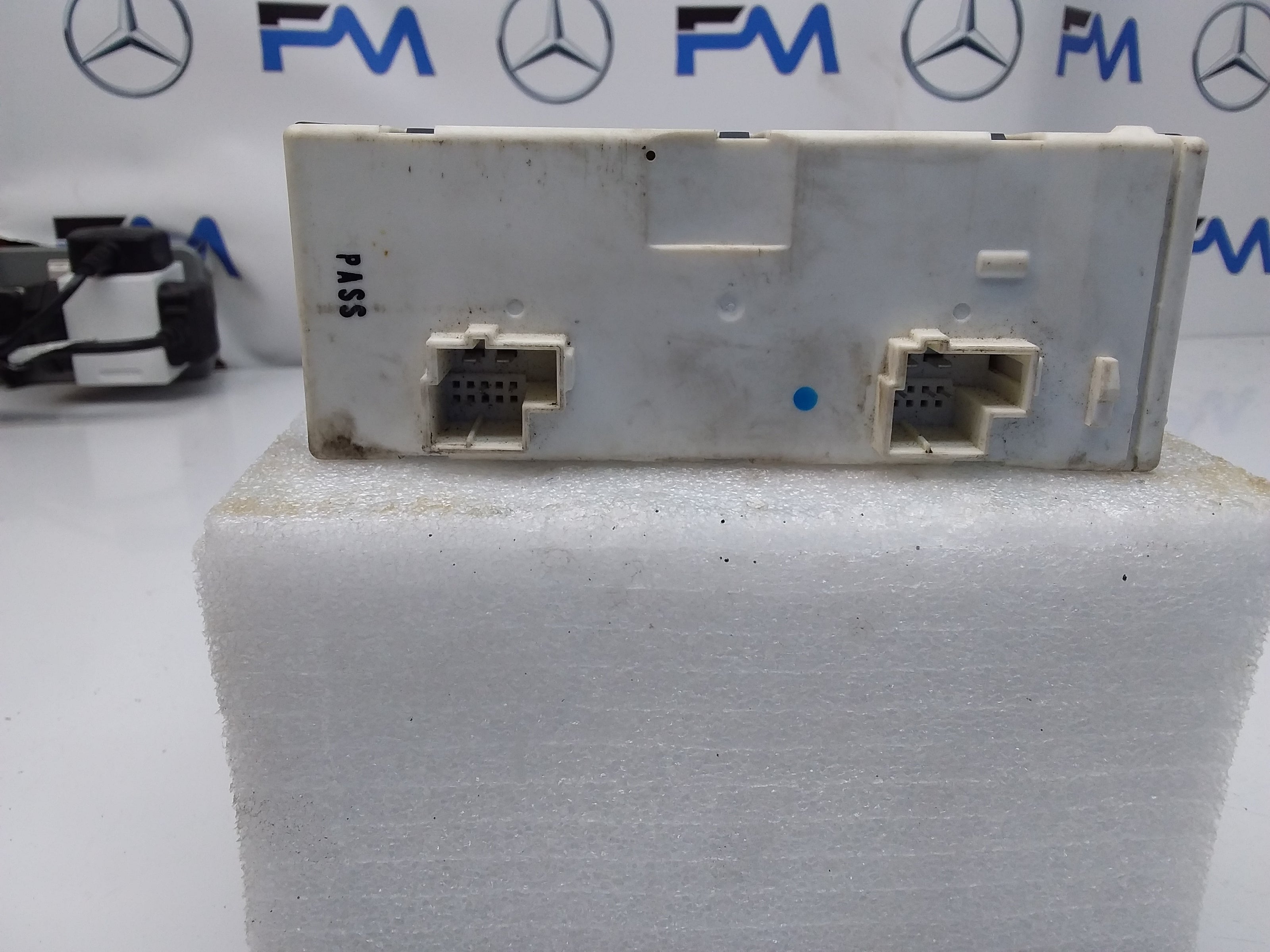 MERCEDES C-CLASS TAILGATE CONTROL MODULE W205 A2059007218 FM00149