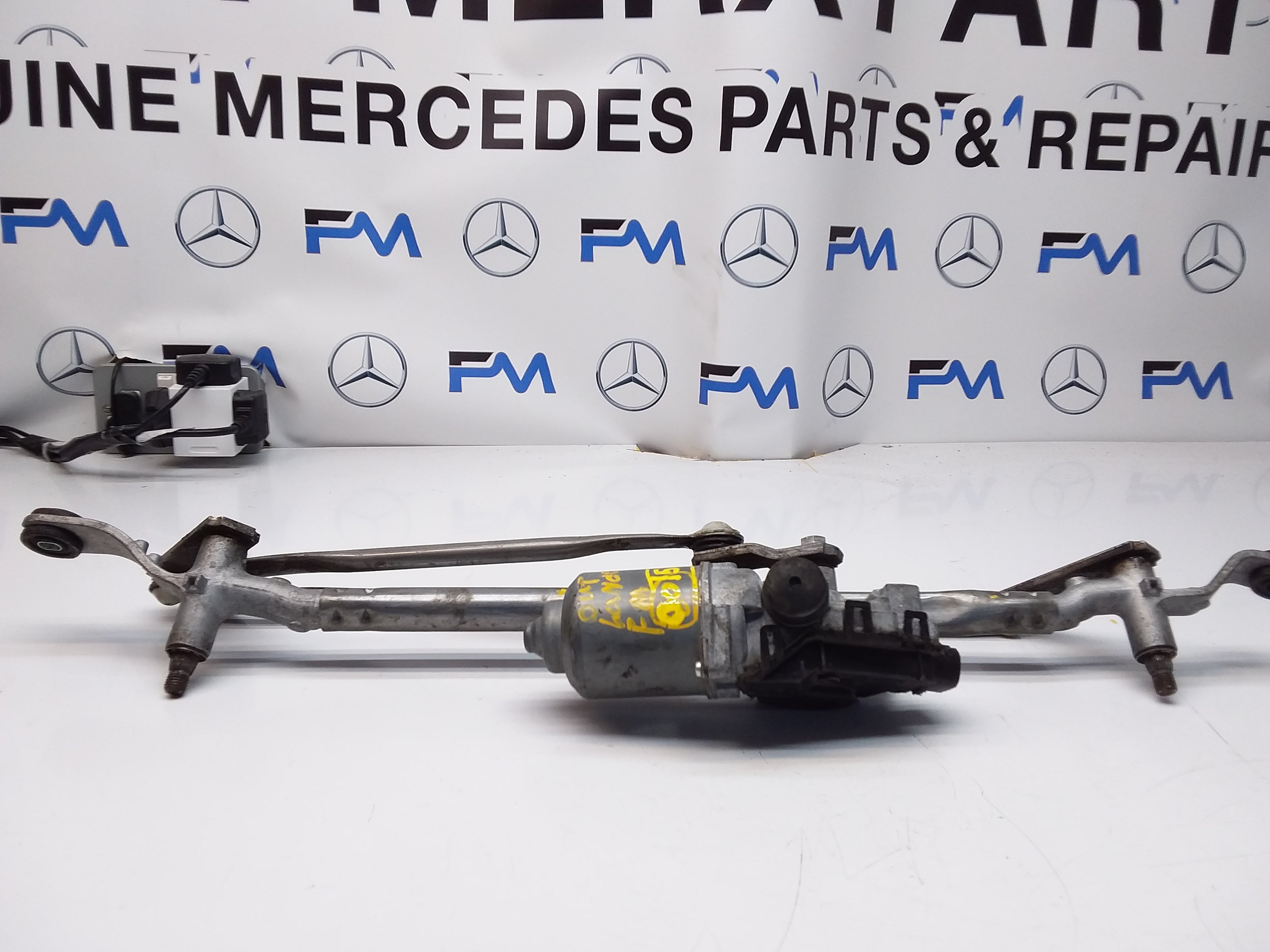 MITSUBISHI OUTLANDER MK3 FRONT WIPER MOTOR + MECHANISM LINKAGE FM00155