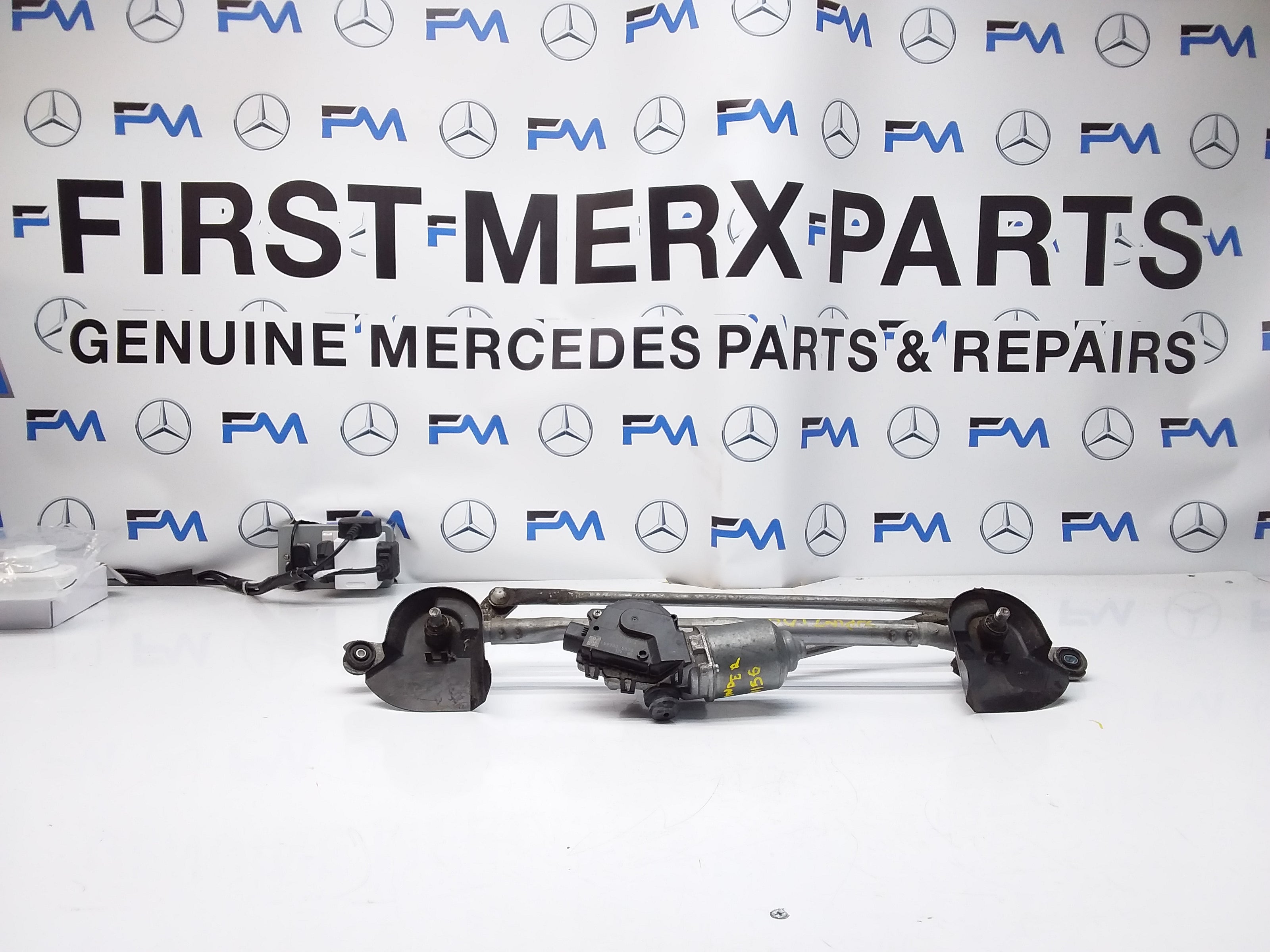 MITSUBISHI OUTLANDER MK3 FRONT WIPER MOTOR + MECHANISM LINKAGE FM00156