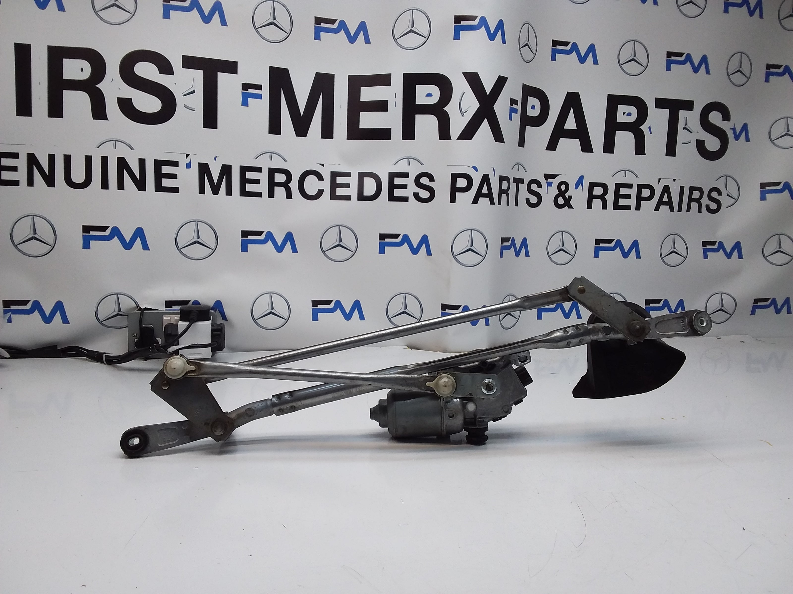 MITSUBISHI OUTLANDER MK3 FRONT WIPER MOTOR + MECHANISM LINKAGE FM00157