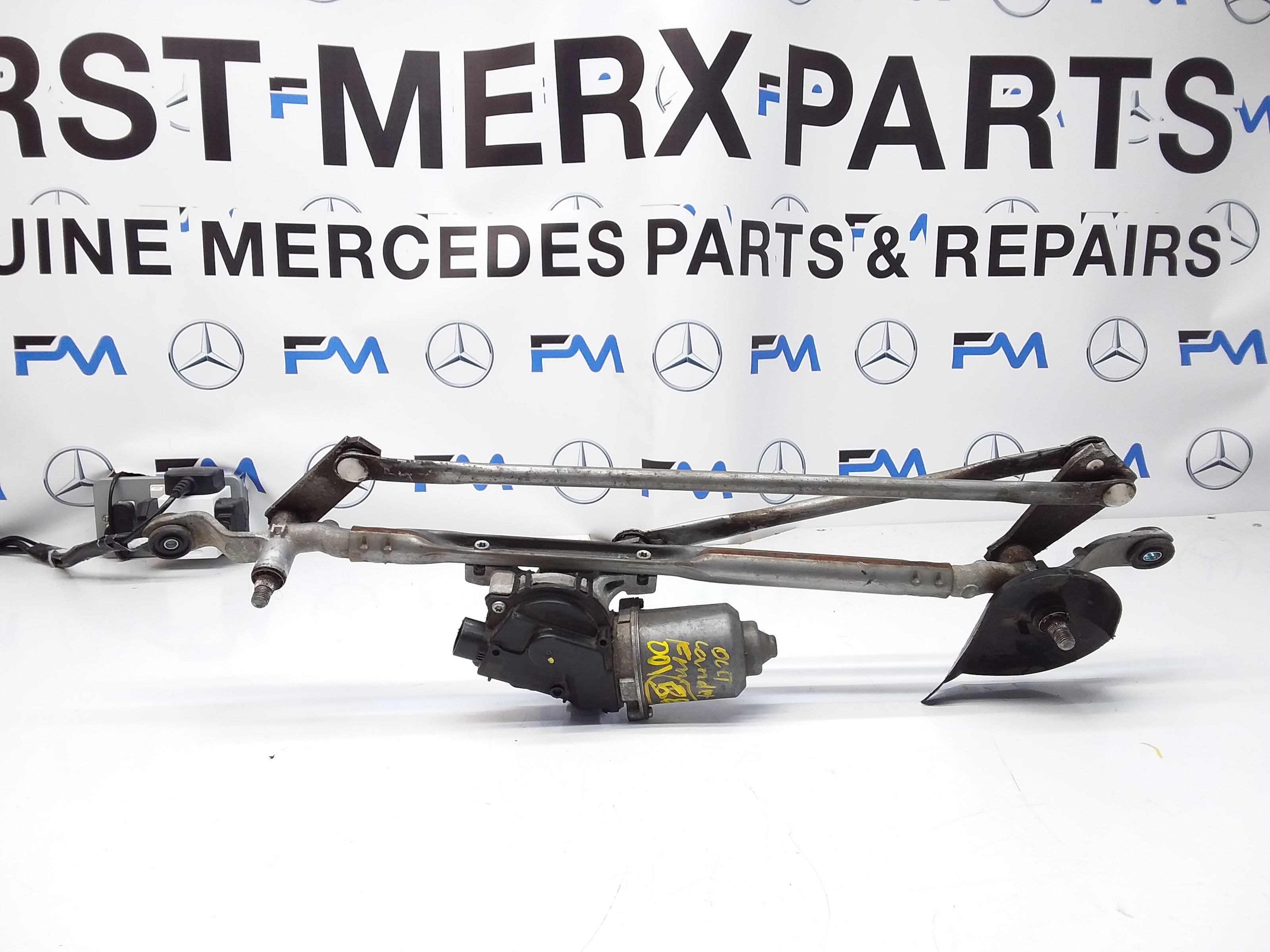 MITSUBISHI OUTLANDER MK3 FRONT WIPER MOTOR + MECHANISM LINKAGE FM00158