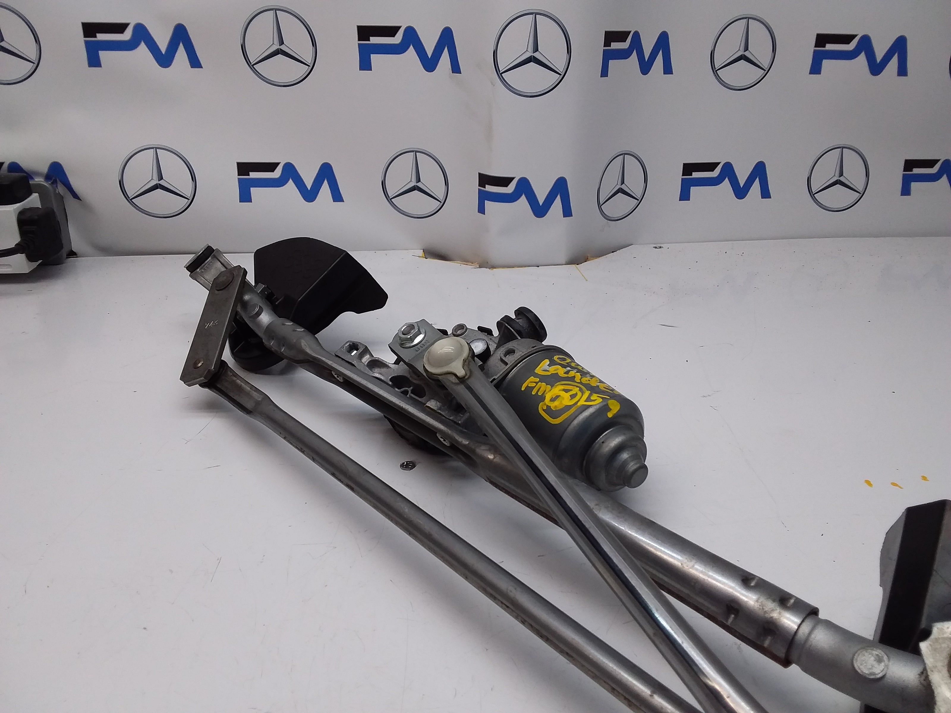 MITSUBISHI OUTLANDER MK3 FRONT WIPER MOTOR + MECHANISM LINKAGE FM00159