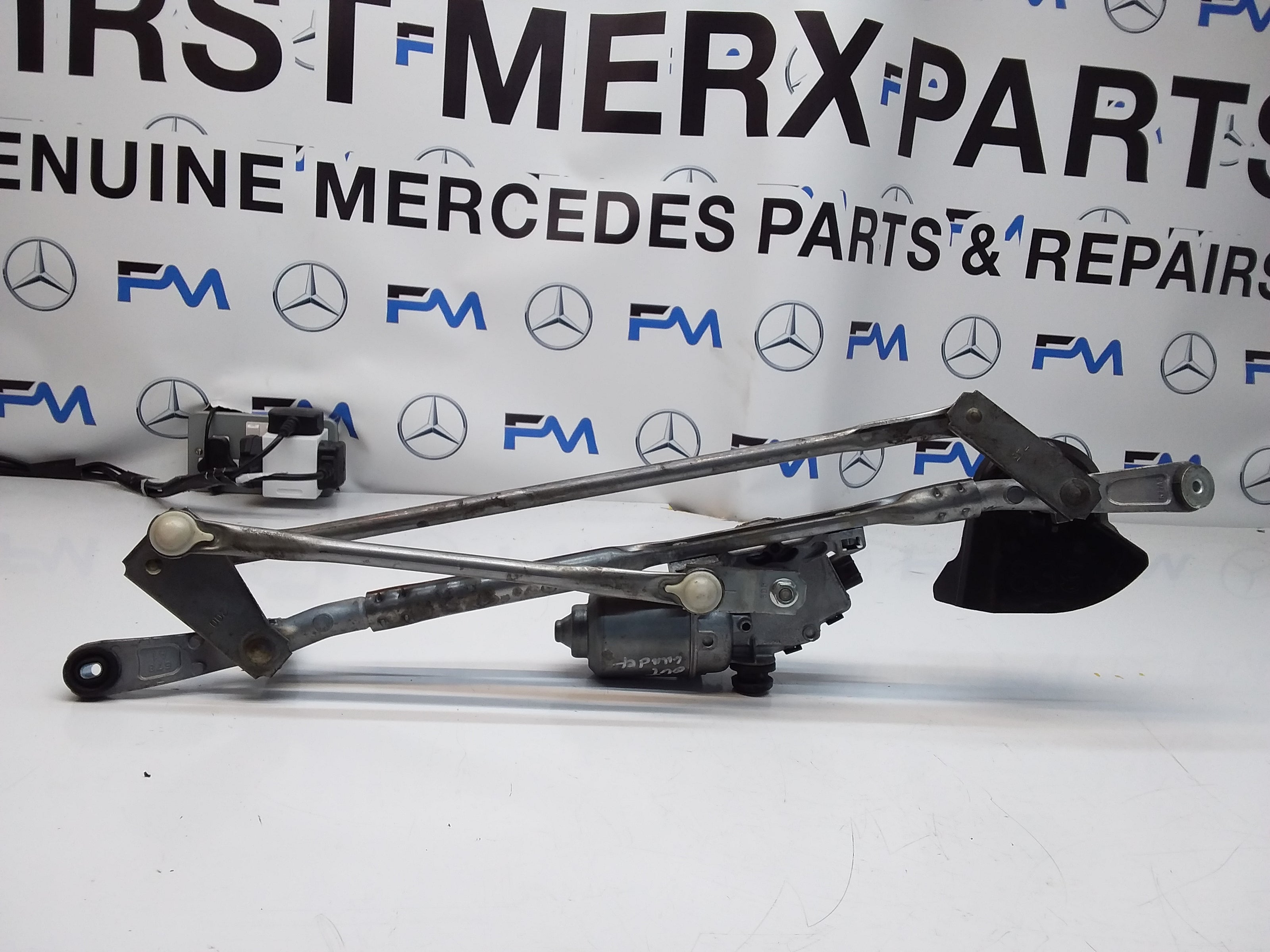 MITSUBISHI OUTLANDER MK3 FRONT WIPER MOTOR + MECHANISM LINKAGE FM00161