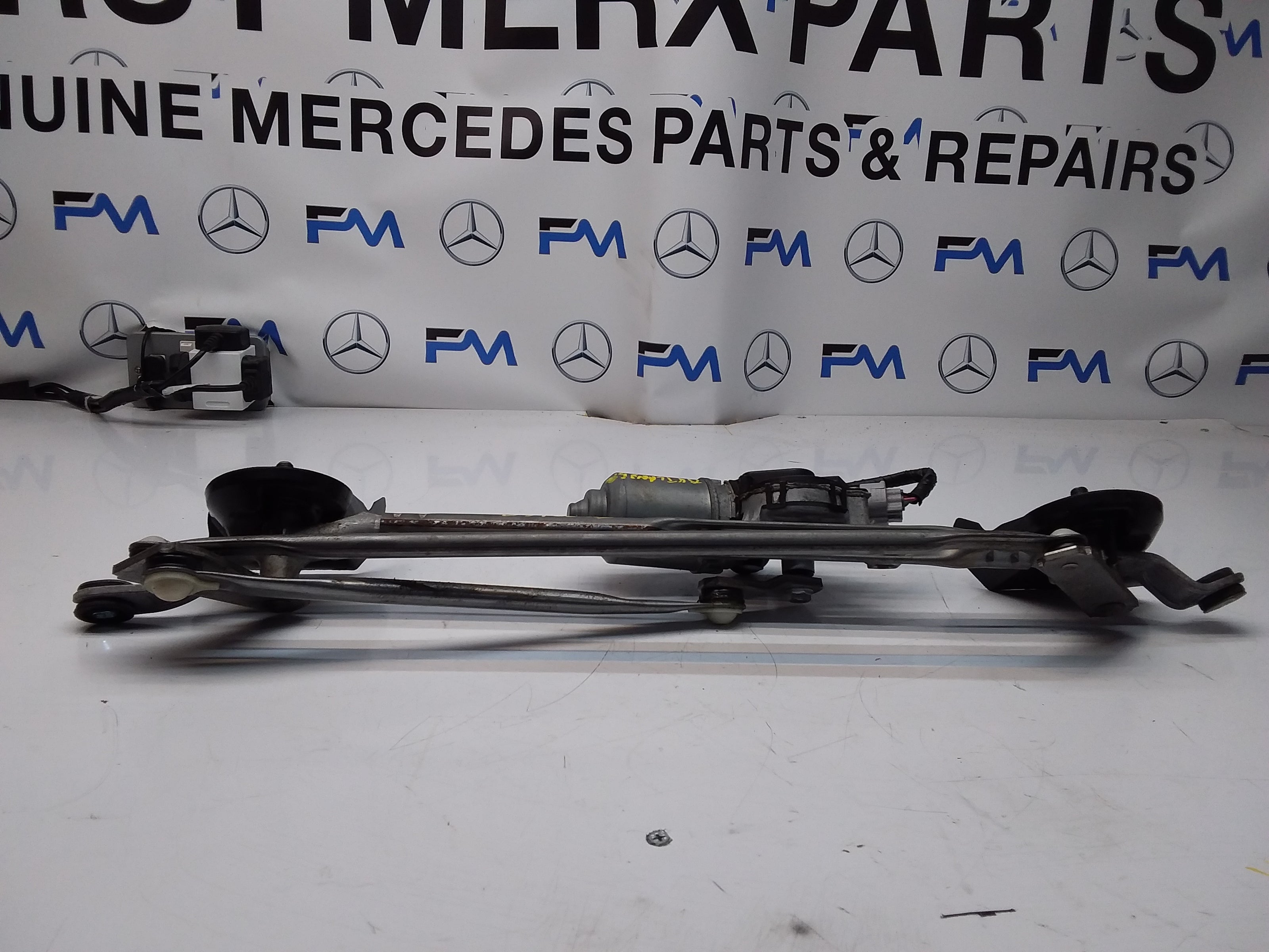 MITSUBISHI OUTLANDER MK3 FRONT WIPER MOTOR + MECHANISM LINKAGE FM00163