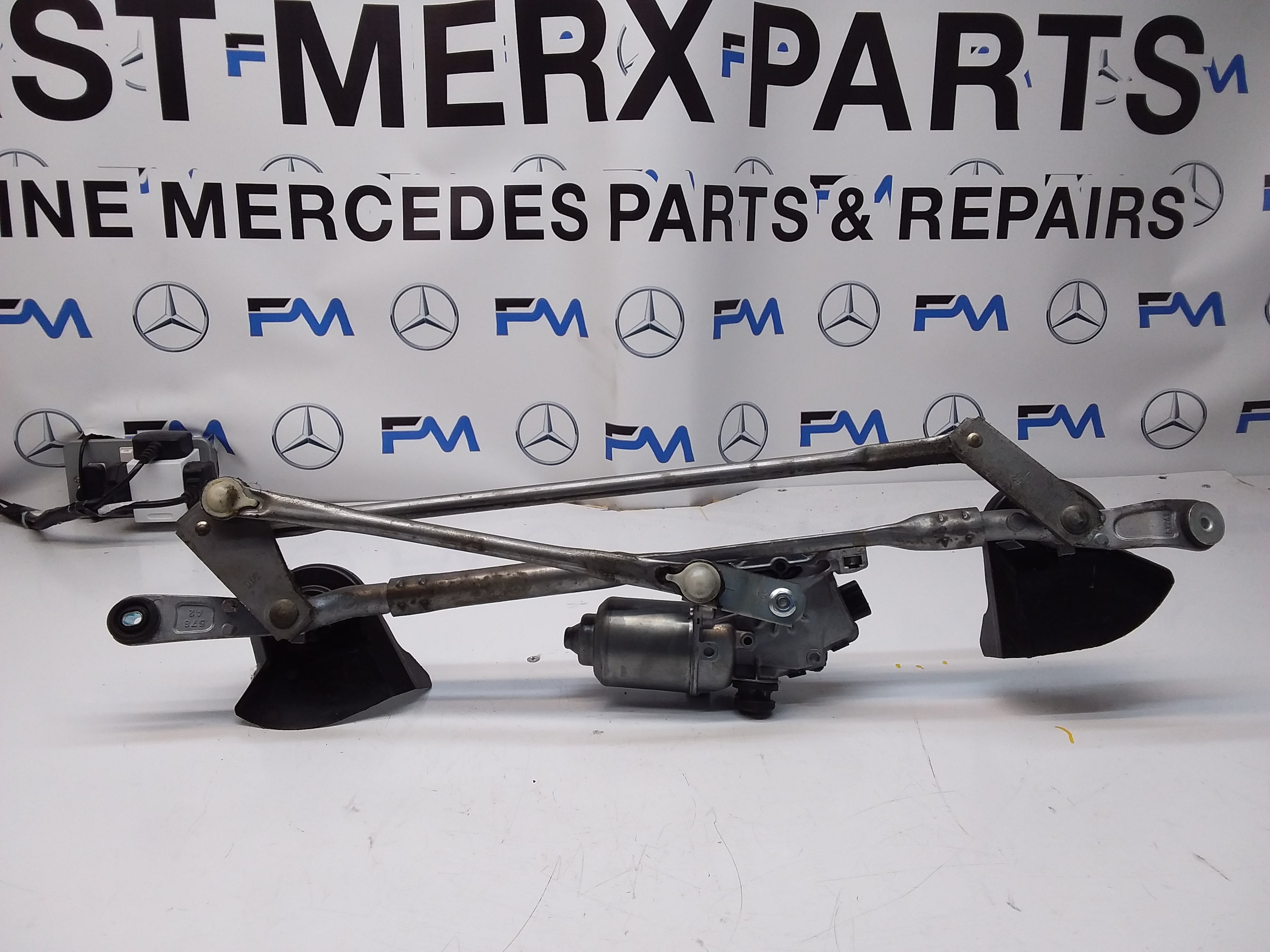 MITSUBISHI OUTLANDER MK3 FRONT WIPER MOTOR + MECHANISM LINKAGE FM00166