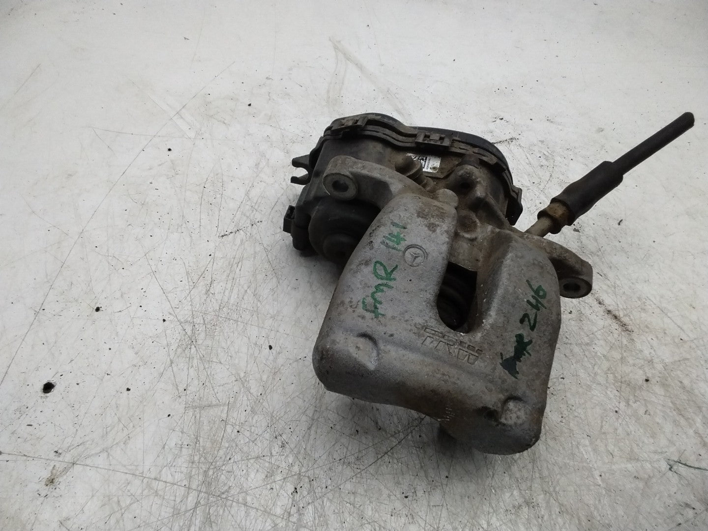 MERCEDES  B-CLASS W246 BRAKE CALIPER REAR LEFT PASSENGER SIDE A2464232198 FMR141