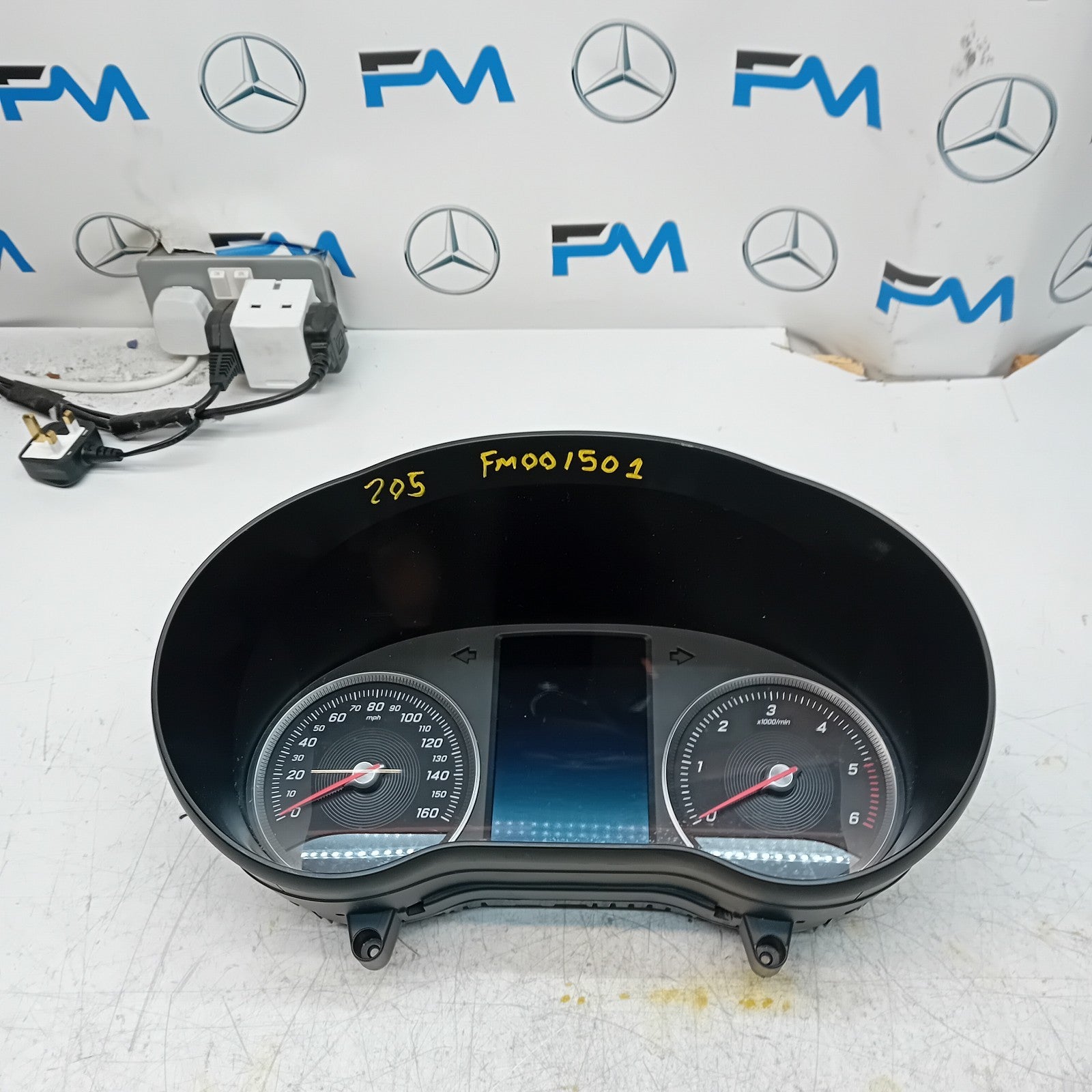 MERCEDES C-CLASS W205 SPEEDOMETER INSTRUMENT CLUSTER BLACK A2059009215 FM001501