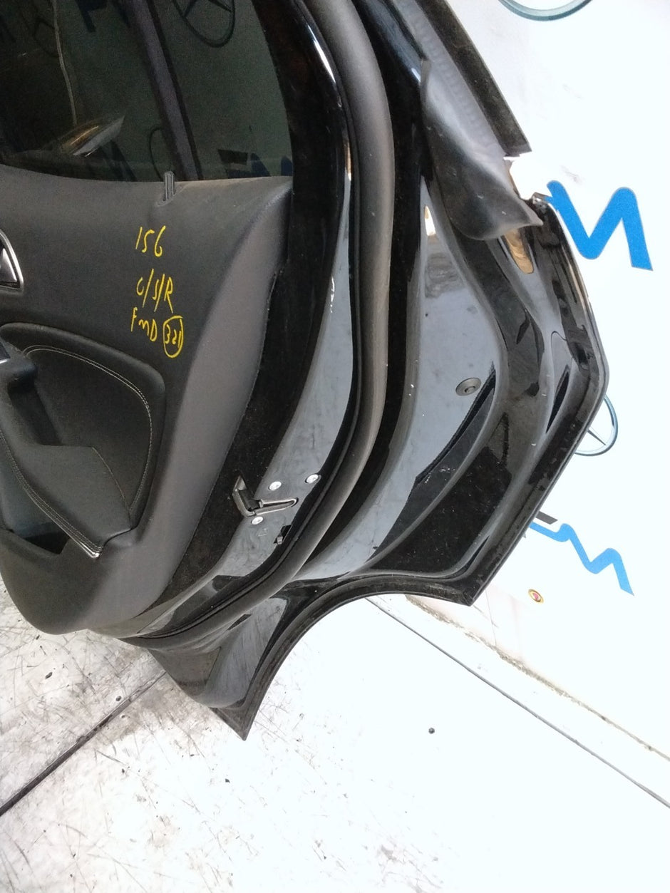 MERCEDES BENZ GLA X156 DRIVER REAR DOOR OSR BLACK 2014-19 COMPLETE FMD321