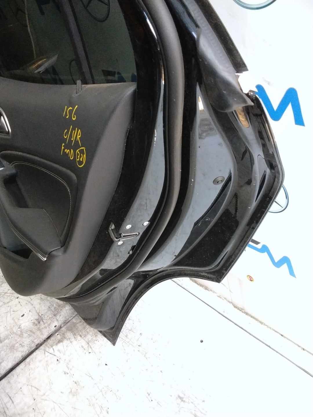 MERCEDES BENZ GLA X156 DRIVER REAR DOOR OSR BLACK 2014-19 COMPLETE FMD321