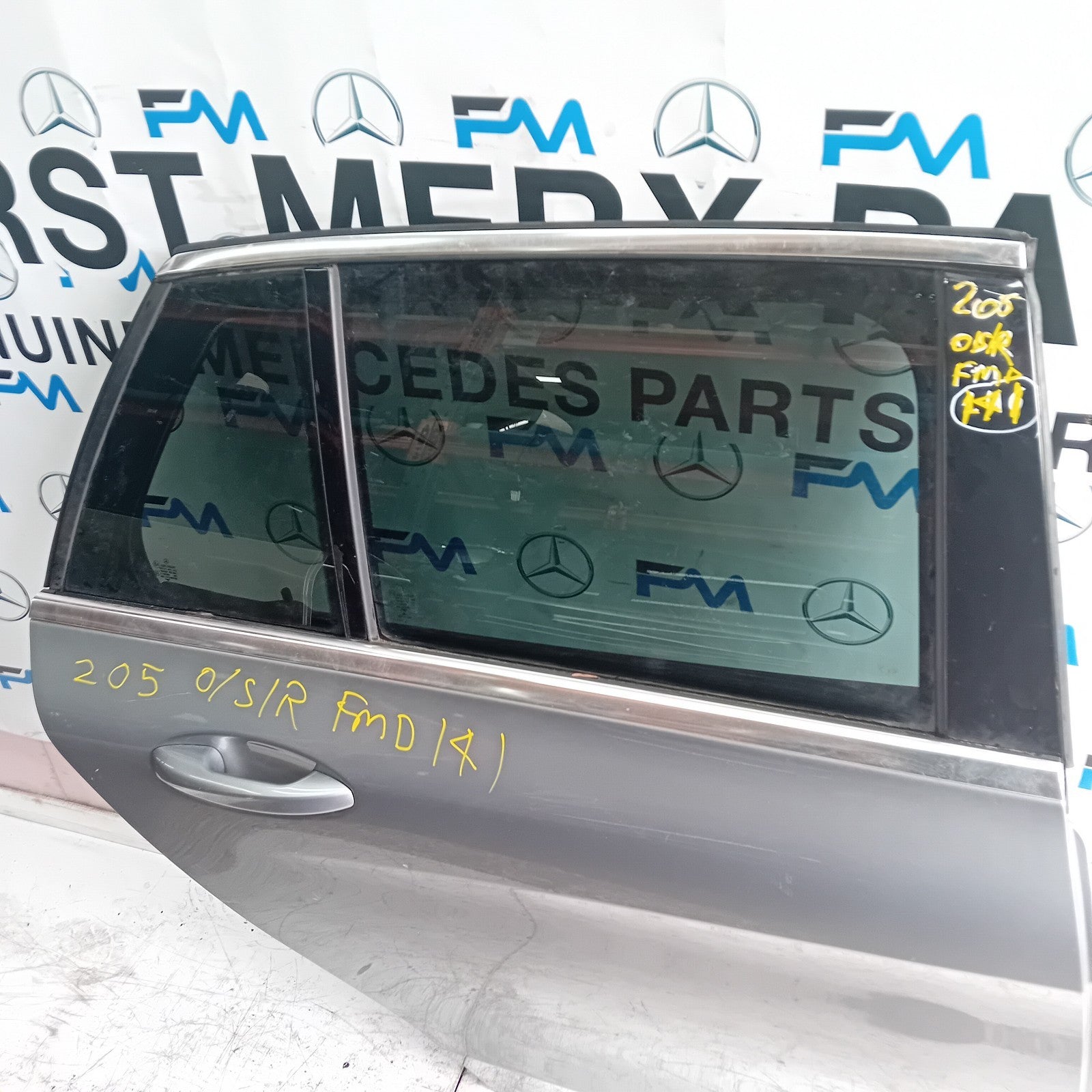 MERCEDES ESTATE C-CLASS W205 DRIVER REAR DOOR O/S/R GREY COMPLETE 2014-22 FMD141