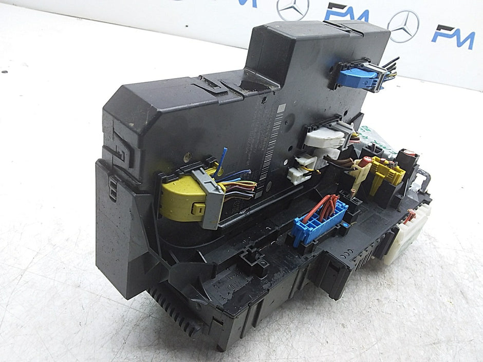 MERCEDES BENZ  E-CLASS W212  FUSE BOX RELAY BOX A2129005401 FMR488