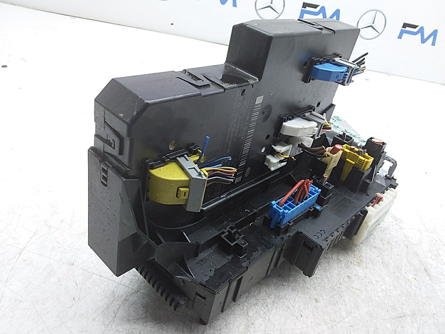 MERCEDES BENZ  E-CLASS W212  FUSE BOX RELAY BOX A2129005401 FMR488