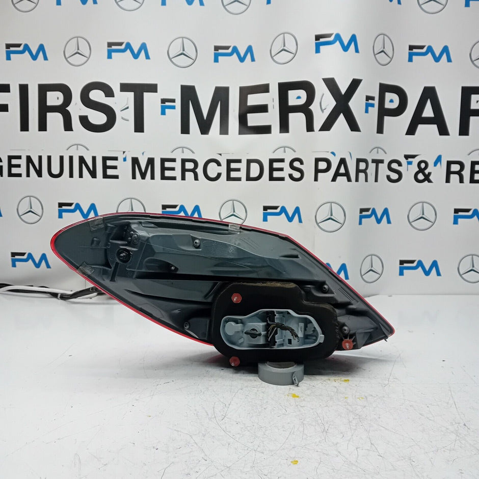 MERCEDES C-CLASS W205 2016 REAR DRIVER O/S TAIL LIGHT A2059061257 FMT52
