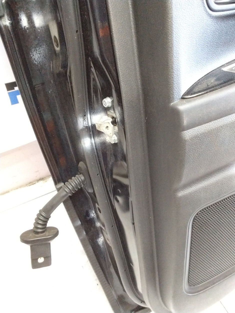MITSUBISHI OUTLANDER DRIVER SIDE REAR DOOR O/S/R COMPLETE BLACK FMD89