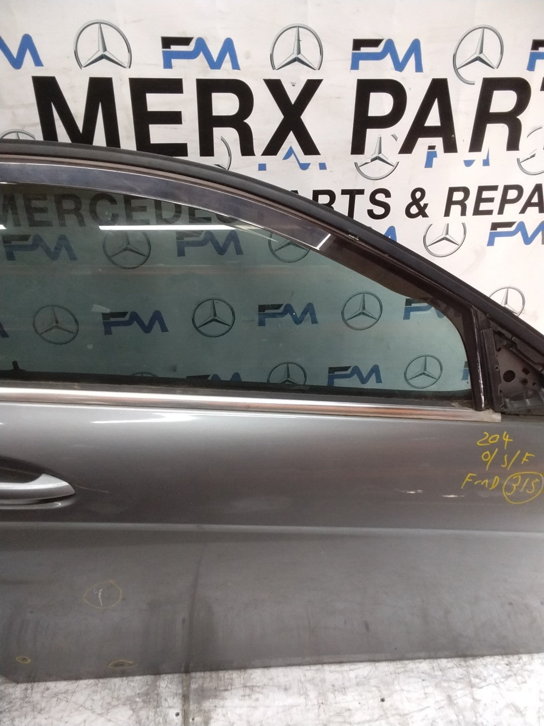 MERCEDES BENZ C-CLASS W204 DRIVER FRONT DOOR OSF GREY 2007-2014 COMPLETE FMD315