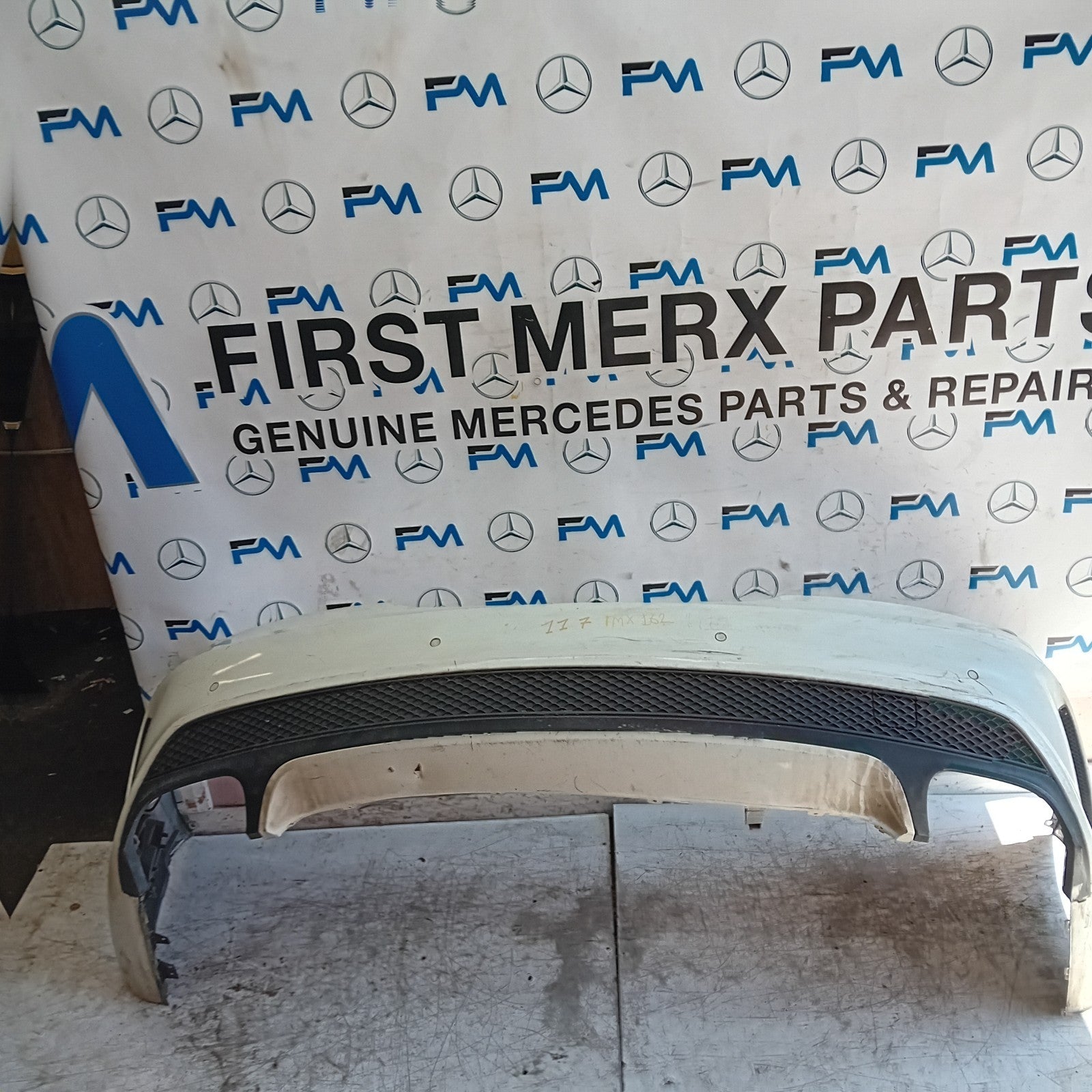 MERCEDES BENZ CLA W117  REAR BUMPER A1178850965 2016 WHITE COMPLETE FMX162