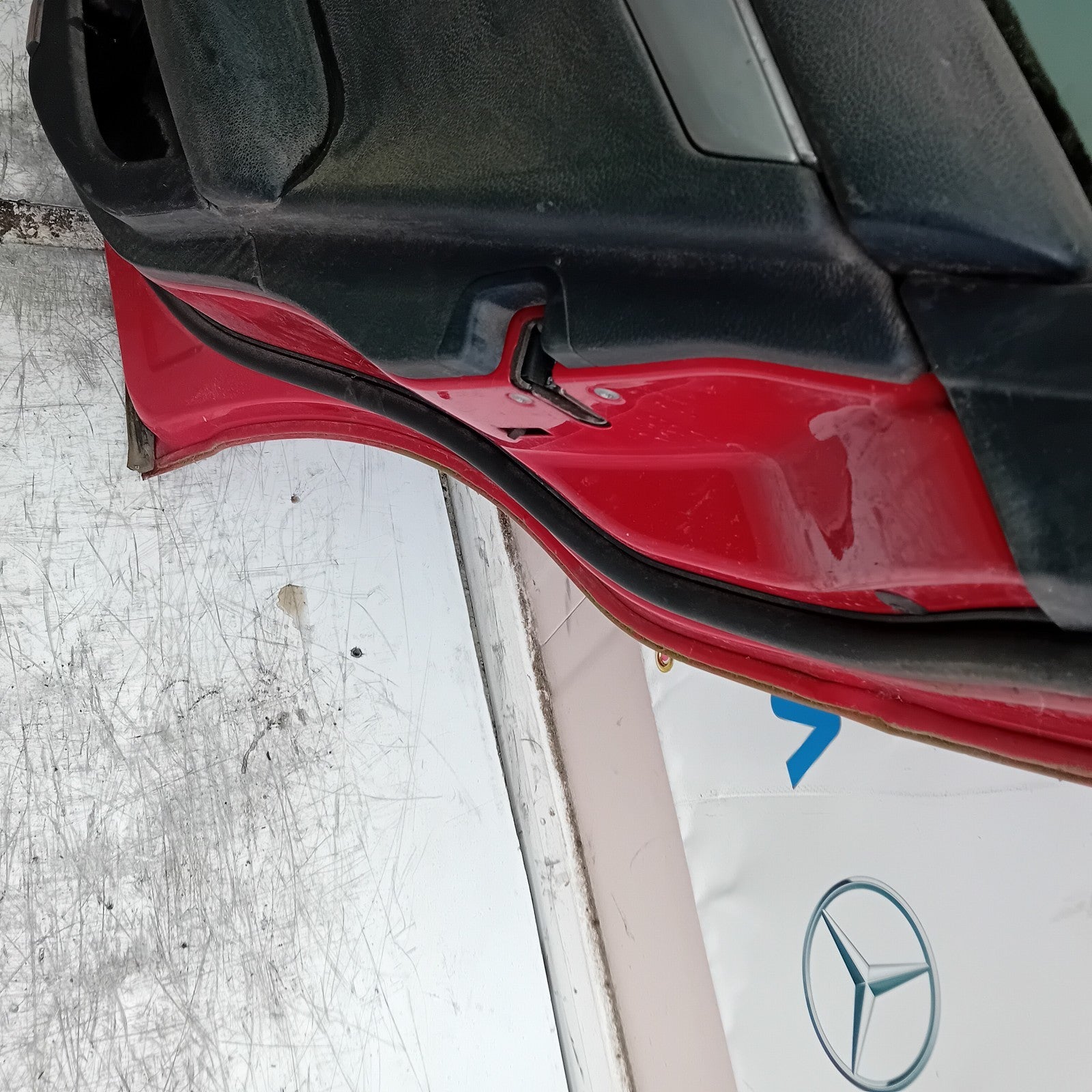 MERCEDES C-CLASS W204 SLN DRIVER REAR DOOR OSR RED 2008-2014 COMPLETE FMD447