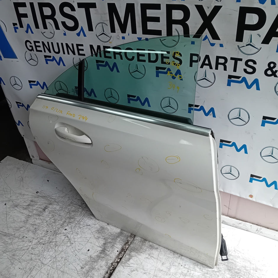 MEECEDS BENZ CLA W117 DRIVER FRONT DOOR OSF WHITE  2013-19 COMPLETE FMD399