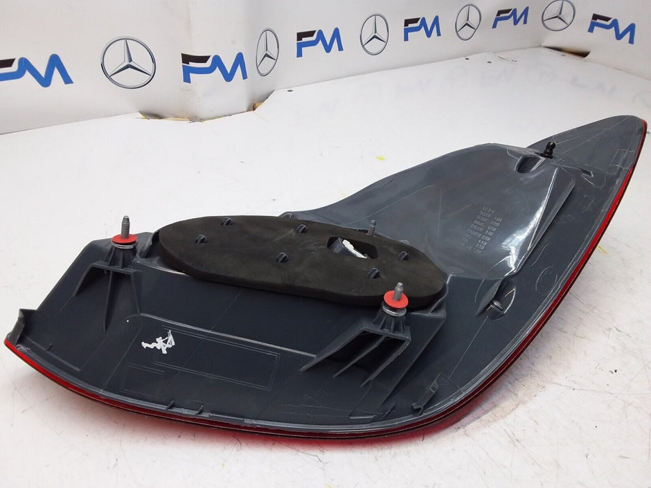 MERCEDES  C CLASS W205 REAR PASSENGER SIDE LED LIGHT FMT19 