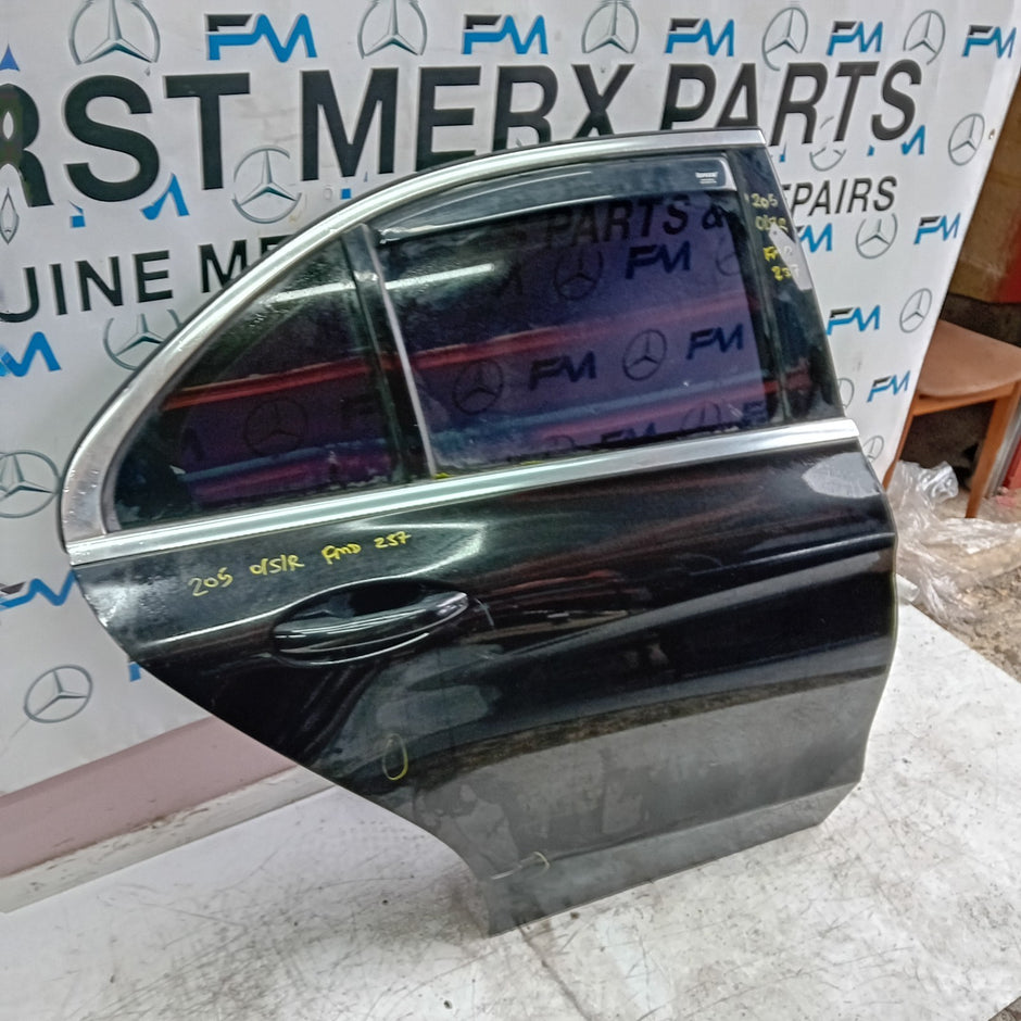 MERCEDES C-CLASS W205 SALOON DRIVER REAR DOOR OSR BLACK 2014 ON COMPLETE FMD237
