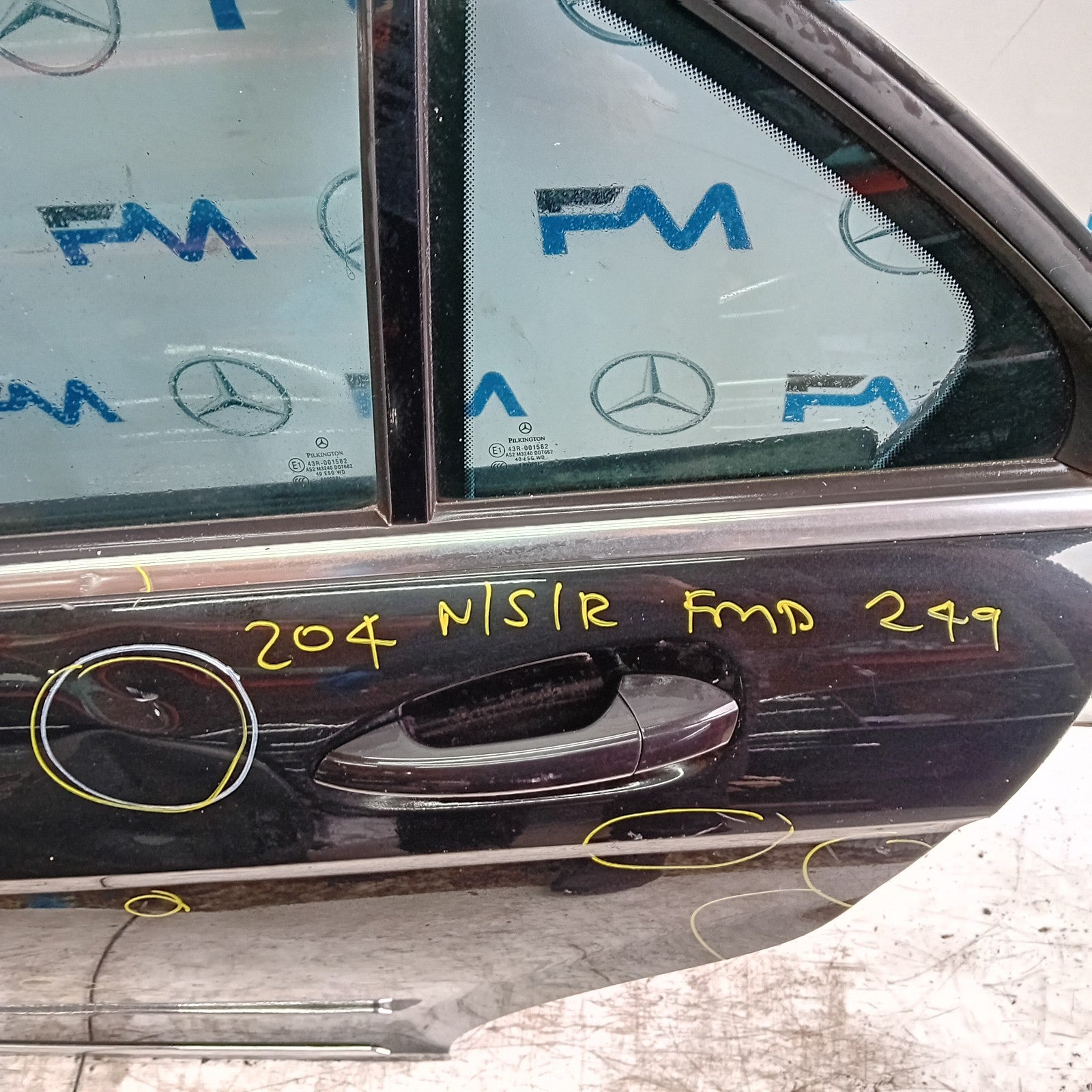 MERCEDES C-CLASS W204 SLN PASSENGER REAR DOOR NSR BLACK 2008-14 COMPLETE FMD249