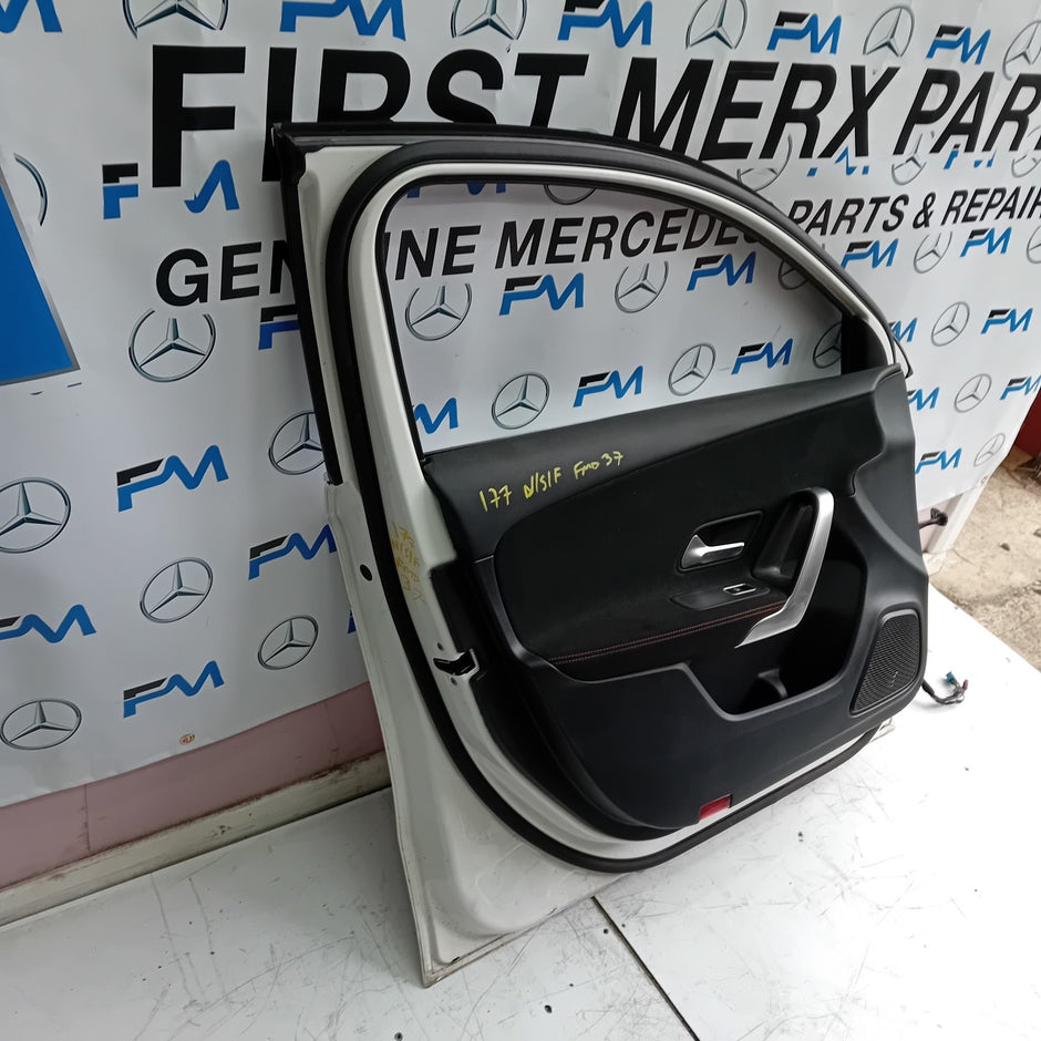 MERCEDES C-CLASS W177 PASSENGER SIDE FRONT DOOR N/S/F COMPLETE WHITE FMD37