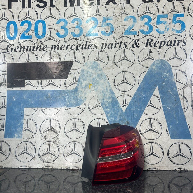 2017-19 MERCEDES GLA X156 AMG LED REAR DRIVER RIGHT  TAILLAMP  A1569069800 FMT3