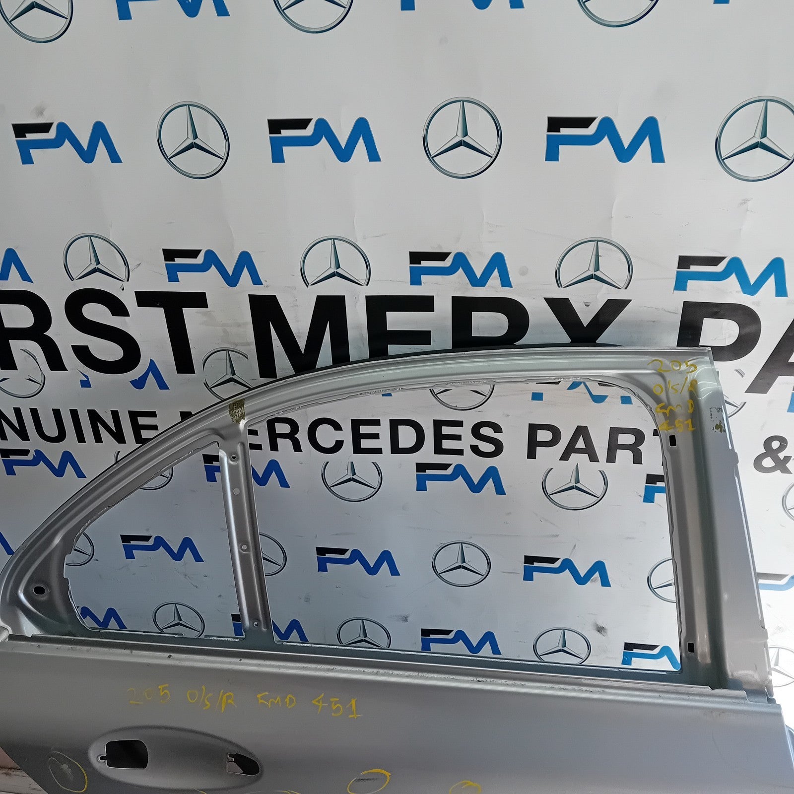 MERCEDES C-CLASS W205 SLN DRIVER REAR DOOR OSR SILVER 2014 ON FMD451