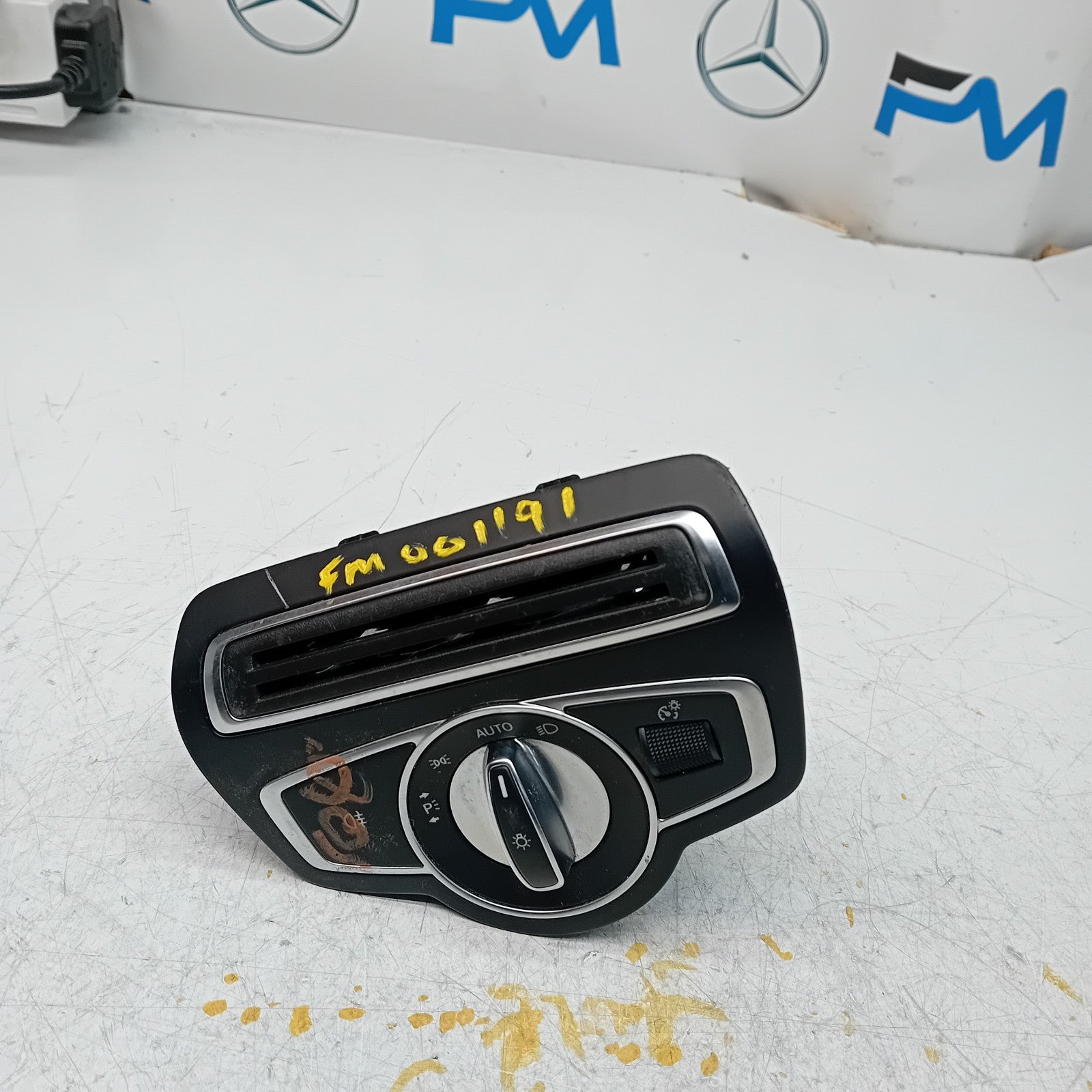 MERCEDES C-CLASS W205 HEADLIGHT CONTROL SWITCH 2014 A2059051891 FM001191