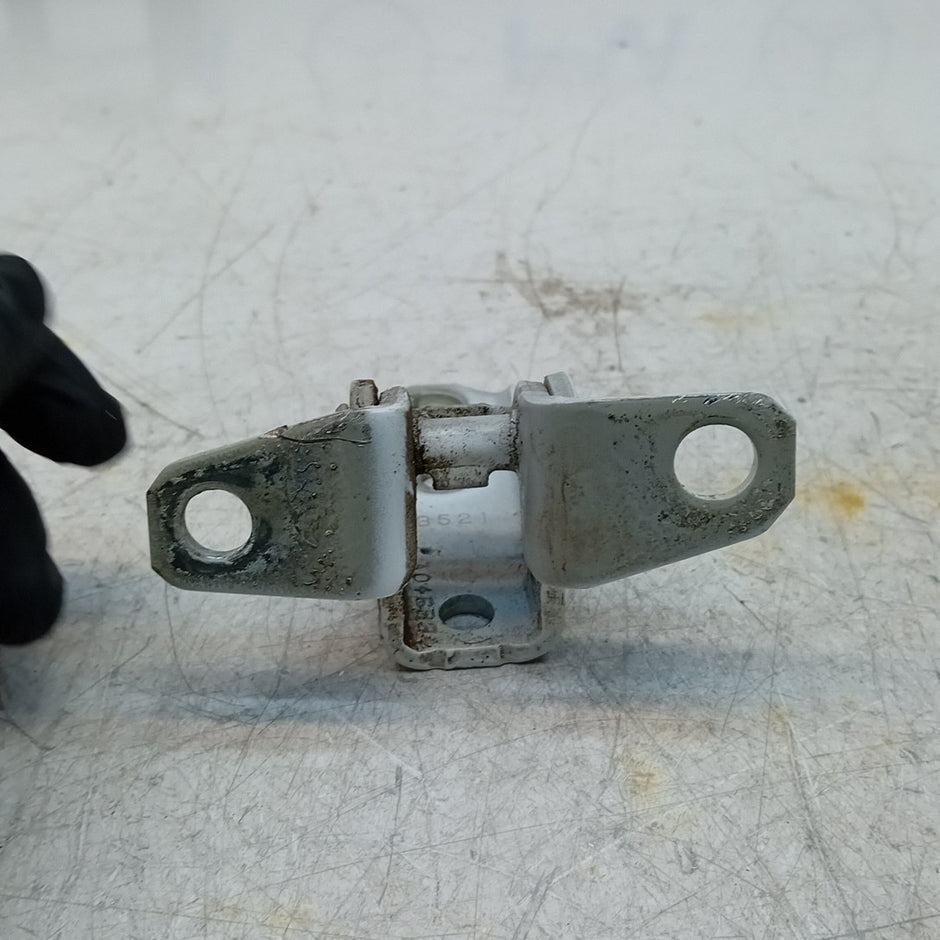 MITSUBISHI OUTLANDER MK3  FRONT DOOR HINGE PANEL A521 A046834 FM001638