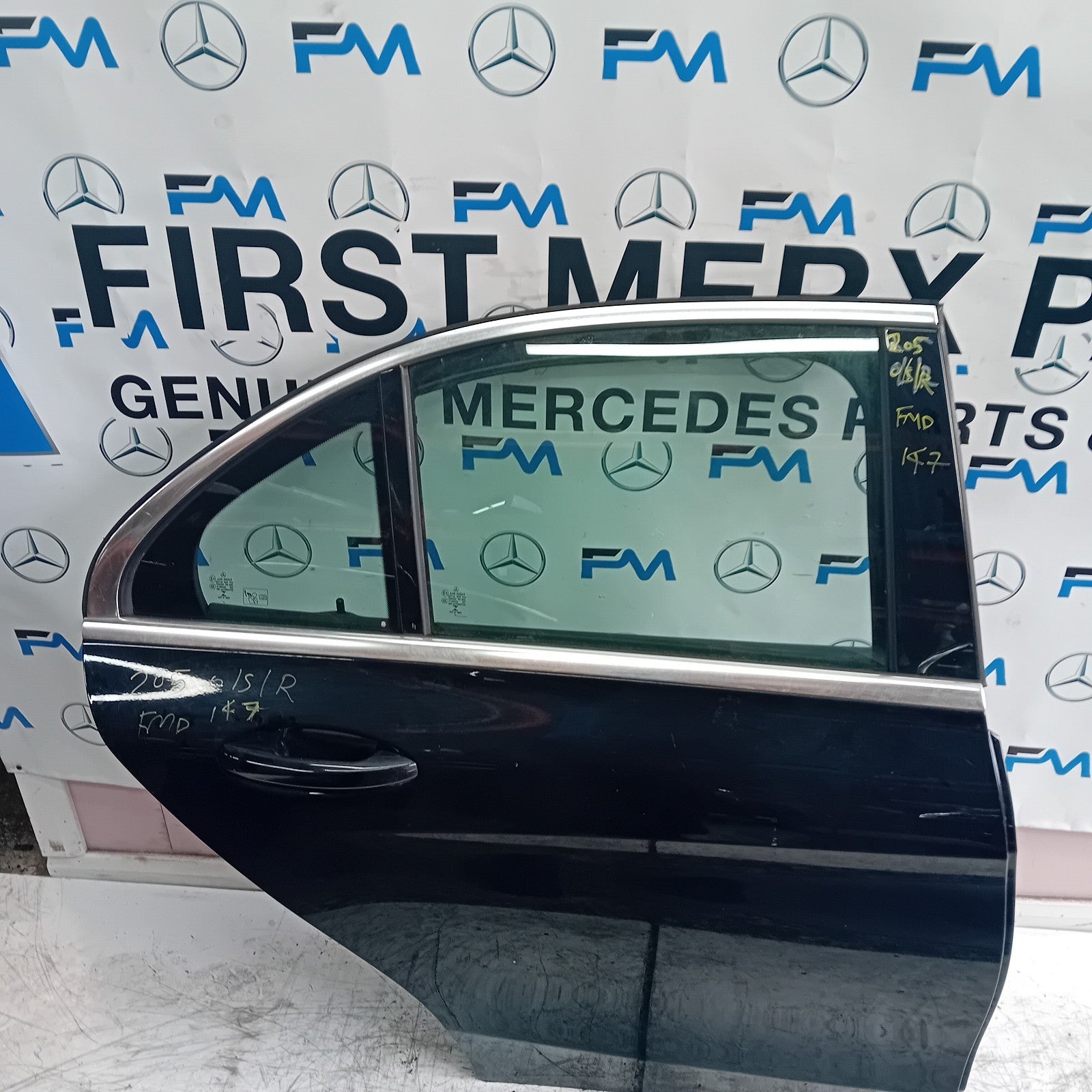 MERCEDES BENZ C-CLASS W205 DRIVER SIDE REAR DOOR O/S/R BLACK  COMPLETE FMD147