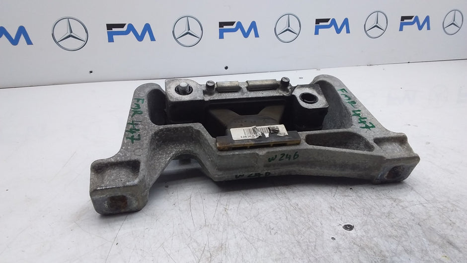 MERCEDES BENZ B-CLS W246 ENGINE MOUNT RIGHT SIDE A2462402517 FMR447