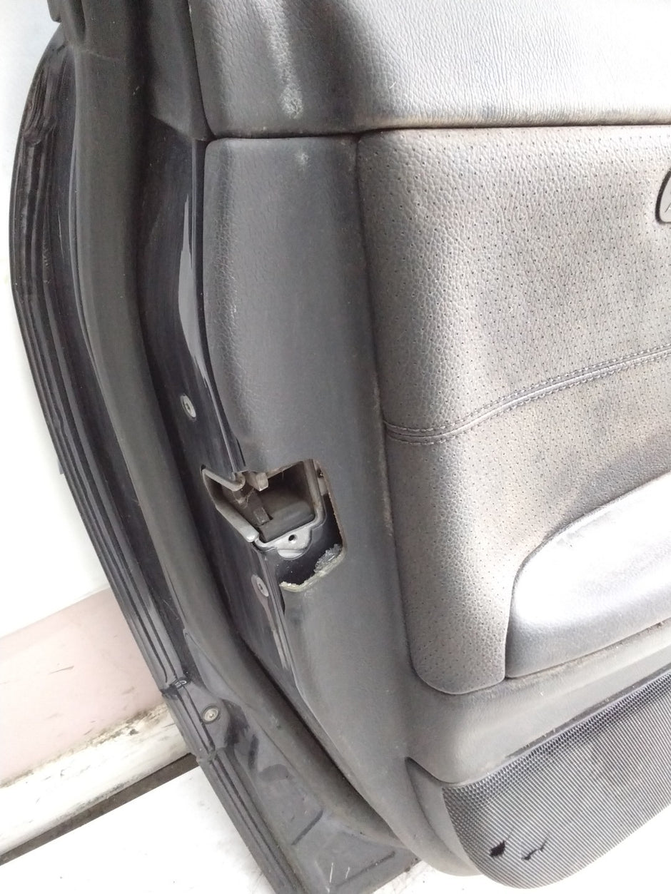 MERCEDES C-CLASS W203  PASSENGER FRONT DOOR NSF BLACK 2001-2004 COMPLETE FMD306