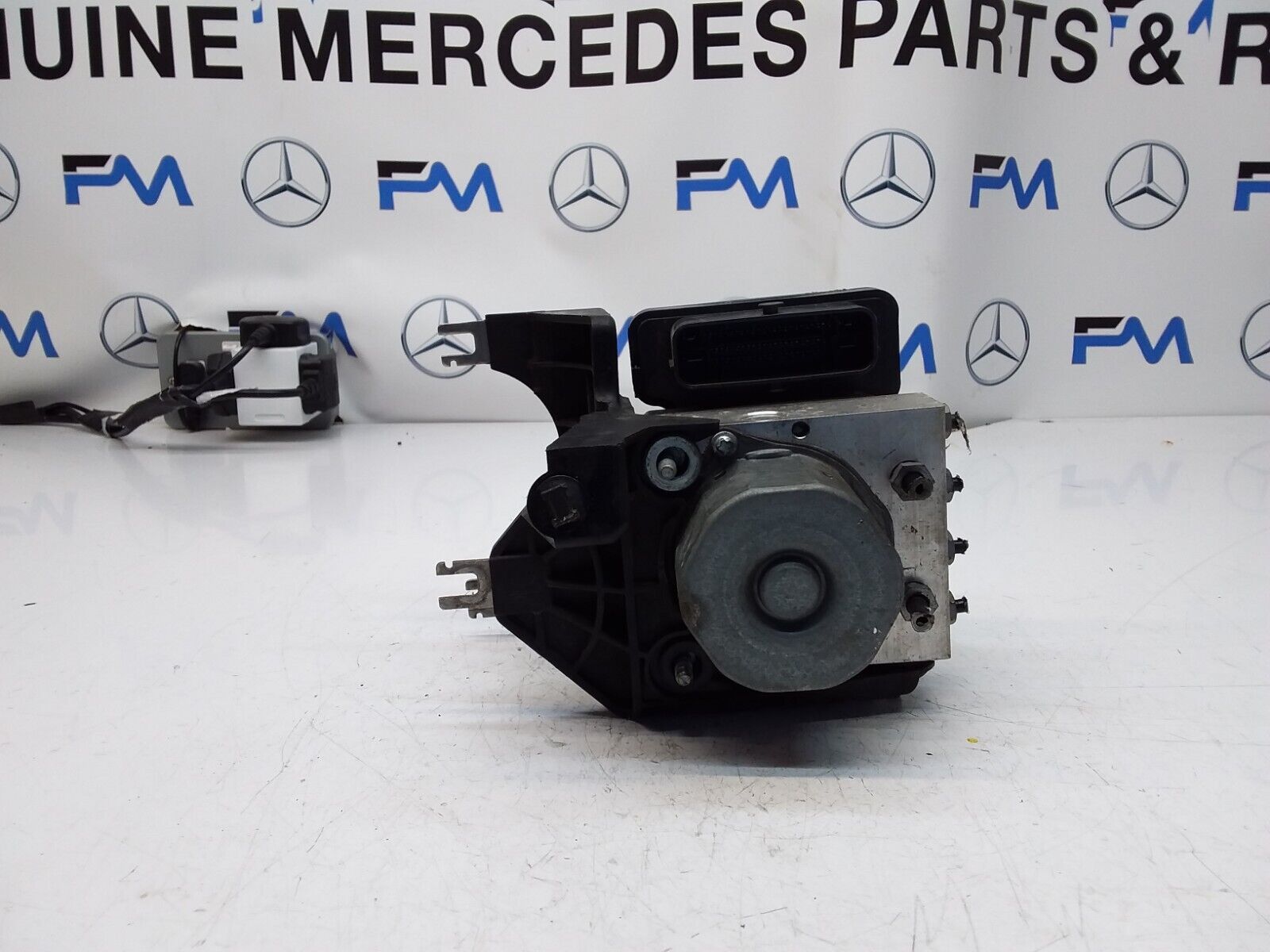 MERCEDES CLA W246 ABS PUMP MODULE CONTROL UNIT A2464300201 FM00437