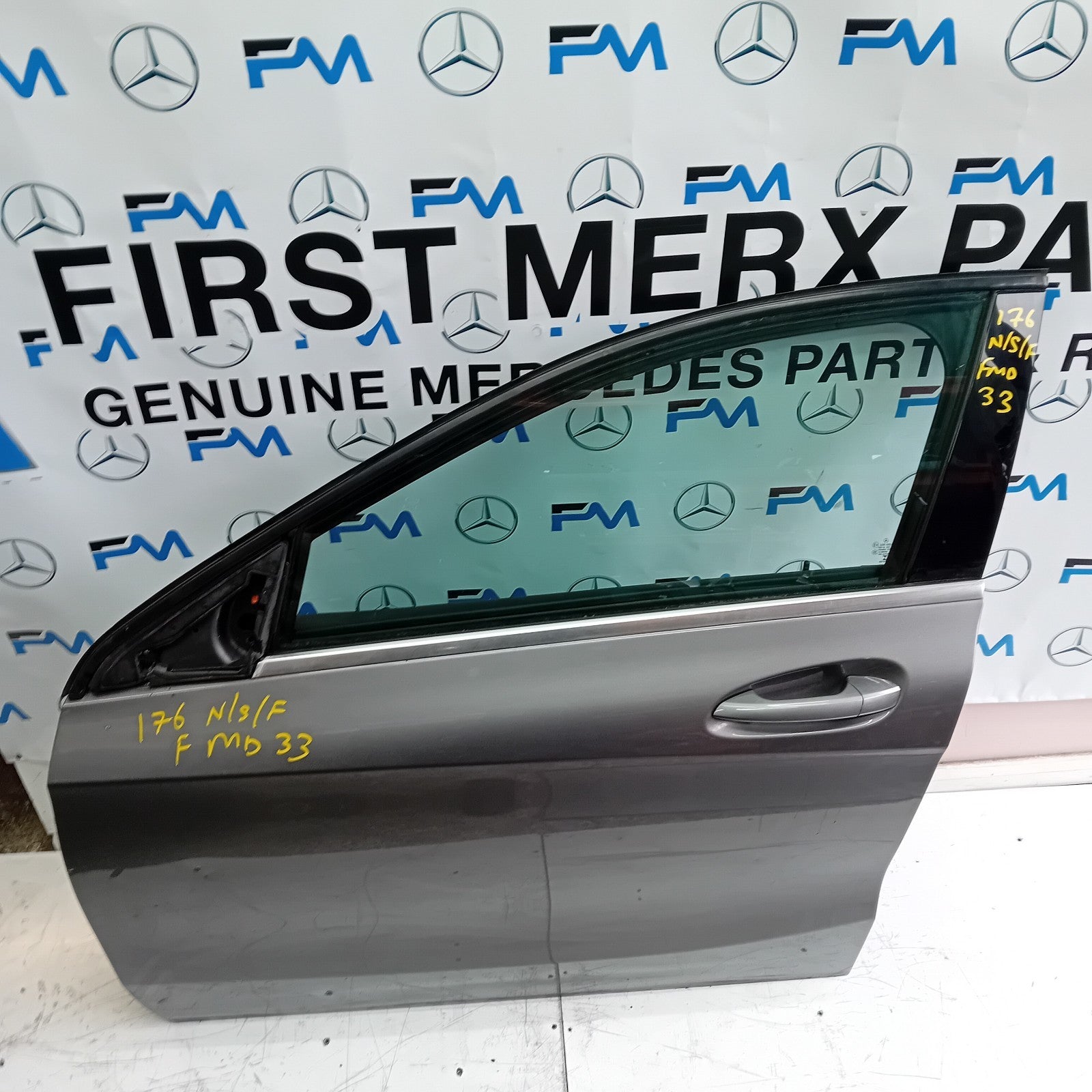 MERCEDES BENZ A-CLASS W176 PASSENGER SIDE FRONT DOOR N/S/F COMPLETE GREY FMD33