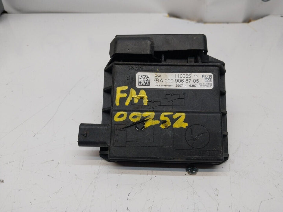 Mercedes W213 W205 W218 W238 W253 Negative Battery Tray Clamp A0009061505FM00252