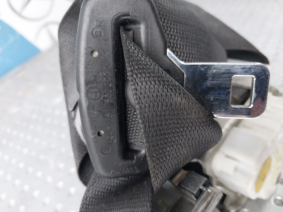 MERCEDES ML W164 OFF SIDE FRONT SEAT BELT OEM A2518603686