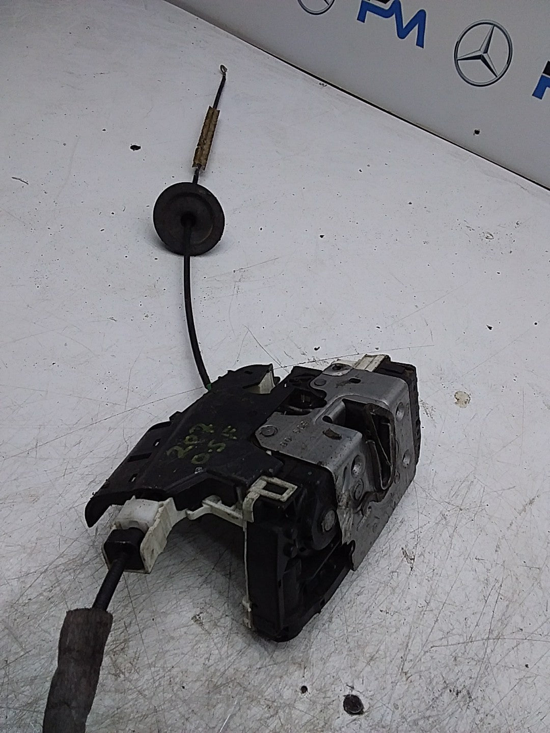 MERCEDES E-CLS C207 COUPE DRIVER FRONT DOOR LOCK MECHANISM  A2077601440 FMR291
